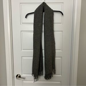 Aritzia Wilfred The Classic Scarf - Grey